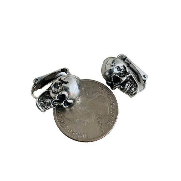 Trendy Gothic Silver Tone Skull Stud Earrings - Picture 8 of 8